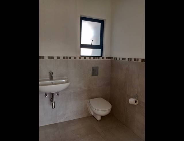 2 BEDROOM APARTMENT FOR SALE IN UMHLANGA RIDGE